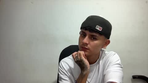 Snapshot of bob_pettersonn chatting on 12.27.24 Bob INDEPENDENT MODEL online show from 12.27.24