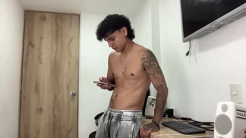 Snapshot of bob_pettersonn chatting on 09.09.25 Bob INDEPENDENT MODEL online show from 09.09.25