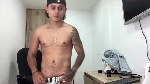 Snapshot of bob_pettersonn chatting on 09.14.25 Bob INDEPENDENT MODEL online show from 09.14.25