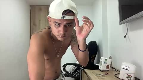 Snapshot of bob_pettersonn chatting on 09.20.25 Bob INDEPENDENT MODEL online show from 09.20.25