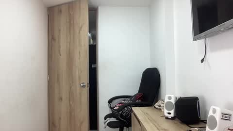 Snapshot of bob_pettersonn chatting on 09.25.25 Bob INDEPENDENT MODEL online show from 09.25.25