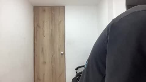 Snapshot of bob_pettersonn chatting on 10.07.25 Bob INDEPENDENT MODEL online show from 10.07.25