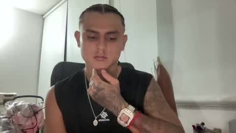 Snapshot of bob_pettersonn chatting on 10.19.25 Bob INDEPENDENT MODEL online show from 10.19.25