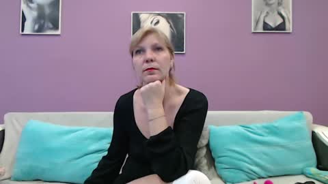 Snapshot of bobandchris33 chatting on 02.22.25 SlutWife online show from 02.22.25