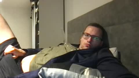 Snapshot of bobbele94 chatting on 09.15.25 bobbele94 online show from 09.15.25