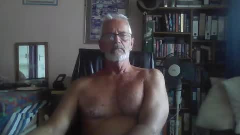 Snapshot of bobbgud chatting on 04.24.26 Bobbgud online show from 04.24.26