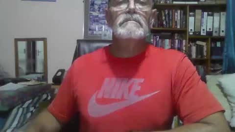 Snapshot of bobbgud chatting on 05.01.26 Bobbgud online show from 05.01.26