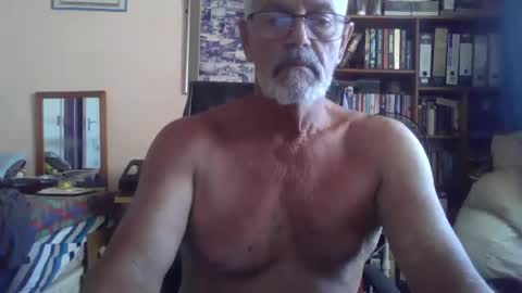 Snapshot of bobbgud chatting on 05.17.26 Bobbgud online show from 05.17.26