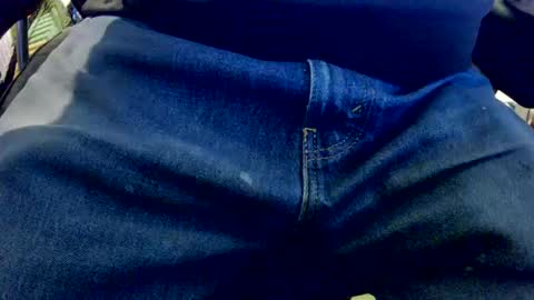 Snapshot of bobbie420_ chatting on 10.11.25 bobbie420_ online show from 10.11.25