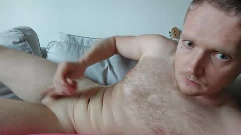 Snapshot of bobbywasyl1991 chatting on 12.19.25 bobbywasyl1991 online show from 12.19.25