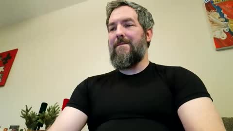 Snapshot of bobchmw chatting on 12.17.25 Bobchmw online show from 12.17.25