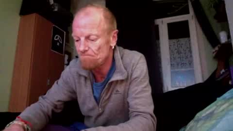 Snapshot of bobted6247 chatting on 10.17.25 bobyouyouyou online show from 10.17.25