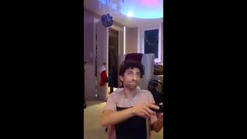 Snapshot of bodyyattiyatti chatting on 12.22.25 Sailorartemis online show from 12.22.25