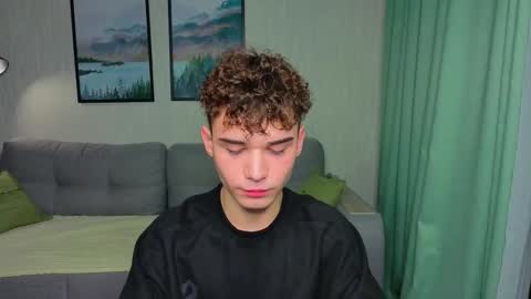 Snapshot of boicute chatting on 09.21.25 ALEXPVT IS OPEN online show from 09.21.25