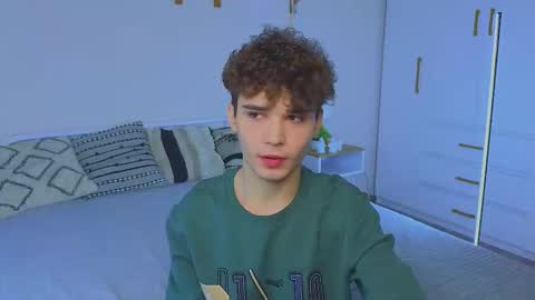 Snapshot of boicute chatting on 11.08.25 ALEXPVT IS OPEN online show from 11.08.25