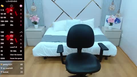 Paris online show from 01.09.25