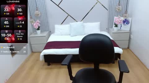 Paris online show from 02.20.25