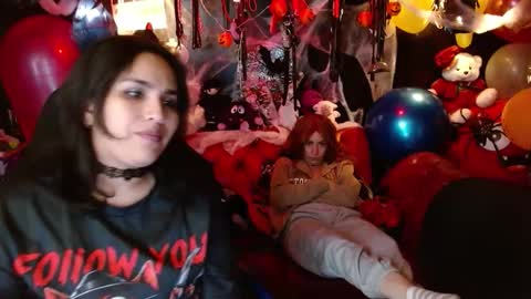 Paris online show from 11.02.25