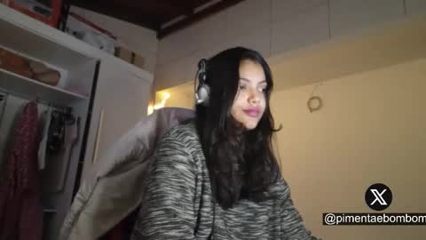 Snapshot of bombomepimenta chatting on 09.26.25 bombomepimenta online show from 09.26.25