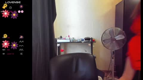 Snapshot of boni_nell__ chatting on 12.15.24 Nell online show from 12.15.24