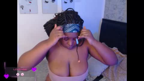 Snapshot of bonnie_ada1 chatting on 11.11.25 bonnie online show from 11.11.25