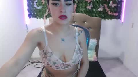 Snapshot of bonnie_blue_18 chatting on 11.24.25 Bonnie online show from 11.24.25