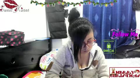 bonnie lam  hello welcome to my room I hope you have fun and you can reach your maximum pleasure here with me online show from 01.03.25