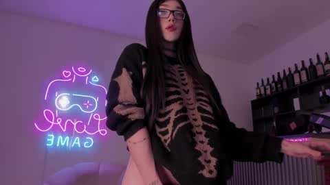 Bonnie Luxury online show from 10.23.25