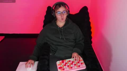 Bonnie Help me reach 500 likes online show from 02.06.26