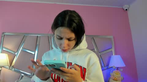 Bonnie  online show from 01.06.25