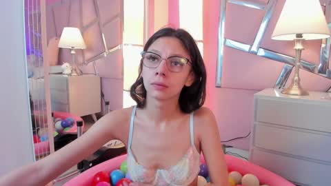 Bonnie  online show from 01.11.25