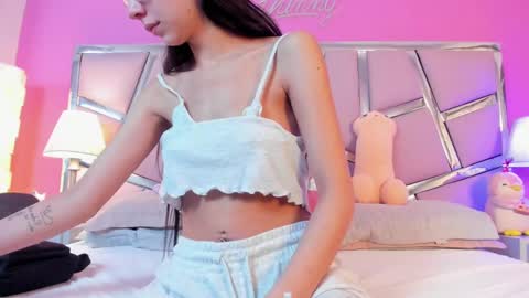 Bonnie  online show from 03.04.25