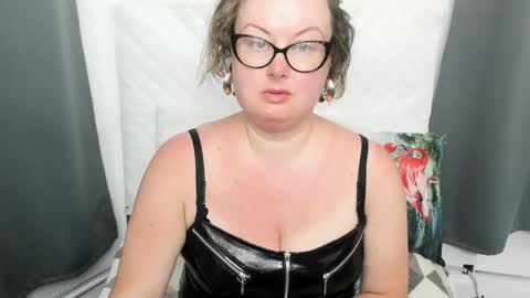 Snapshot of bonnieshining chatting on 06.02.26 Bonnie online show from 06.02.26