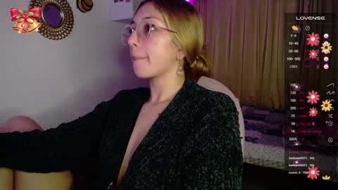 Snapshot of bonny_clyde_xx_ chatting on 12.14.24 Soffy Brooks Independent model online show from 12.14.24
