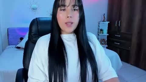 Snapshot of bonny_greylm chatting on 06.19.26 sofia online show from 06.19.26