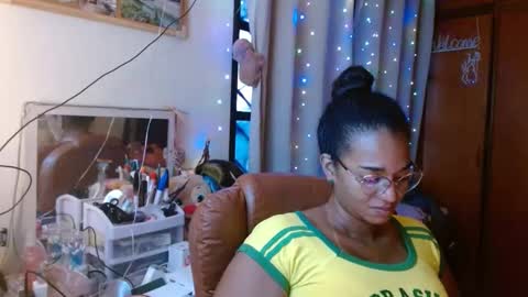 Snapshot of bonvivantb chatting on 02.05.25 Queen Bon Vivantt online show from 02.05.25