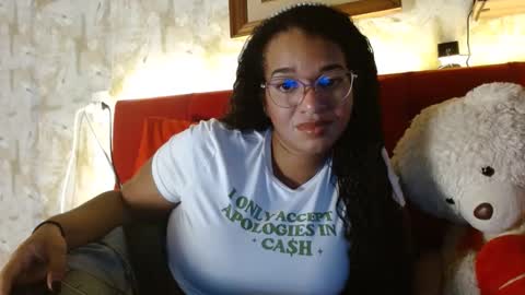 Snapshot of bonvivantb chatting on 02.13.25 Queen Bon Vivantt online show from 02.13.25