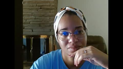 Snapshot of bonvivantb chatting on 10.09.25 Queen Bon Vivantt online show from 10.09.25