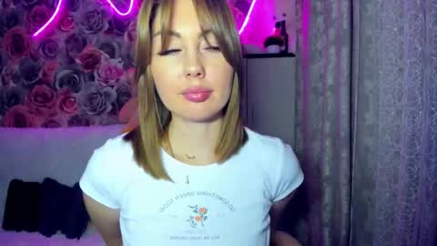 Snapshot of bonybenessy chatting on 02.07.25 Mira online show from 02.07.25