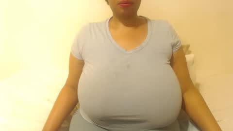 Snapshot of boobyqueen24 chatting on 09.26.25 boobyqueen online show from 09.26.25