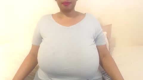 Snapshot of boobyqueen24 chatting on 09.30.25 boobyqueen online show from 09.30.25