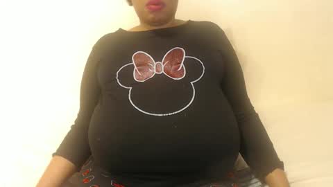 Snapshot of boobyqueen24 chatting on 10.02.25 boobyqueen online show from 10.02.25