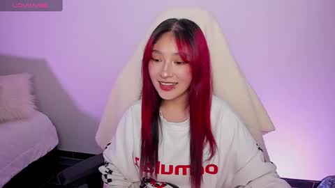 Snapshot of boonie_girl chatting on 12.04.24 Booniee online show from 12.04.24