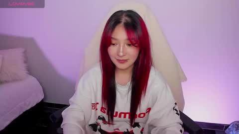 Snapshot of boonie_girl chatting on 12.04.24 Booniee online show from 12.04.24