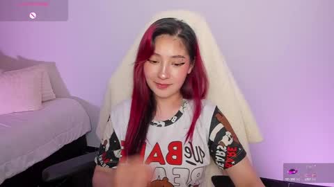 Snapshot of boonie_girl chatting on 12.19.24 Booniee online show from 12.19.24