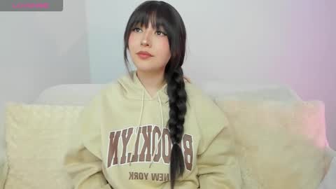 Snapshot of boonie_girl chatting on 11.18.25 Booniee online show from 11.18.25