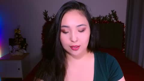 Snapshot of bootylecious_ chatting on 12.28.24 Mona online show from 12.28.24