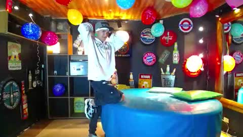 Snapshot of boranget chatting on 10.18.25 boranget online show from 10.18.25