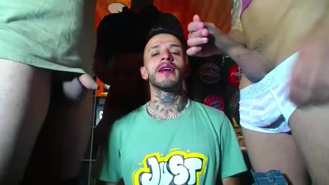 Snapshot of boranget chatting on 10.20.25 boranget online show from 10.20.25