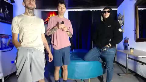 Snapshot of boranget chatting on 11.18.25 boranget online show from 11.18.25